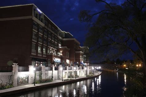 Hotel Indigo Naperville Riverwalk an IHG Hotel Naperville | Bookonline.com