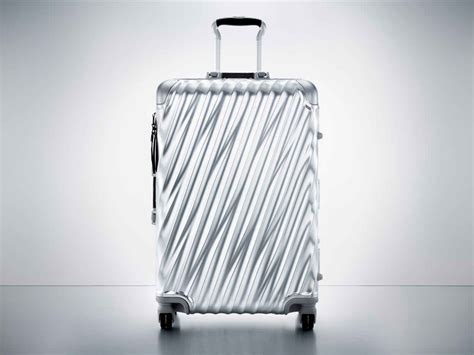 TUMI 19 Degree Aluminum Luggage Collection Review