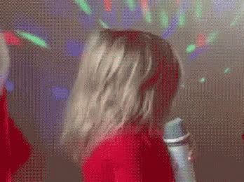 Audrey Karaoke GIF - Audrey Karaoke Dance - Discover & Share GIFs