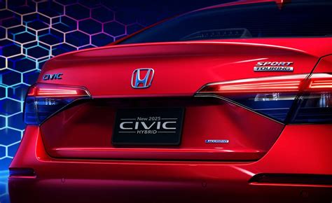 2025 Honda Civic Revealed in Hybrid Form with Cool New Wheels