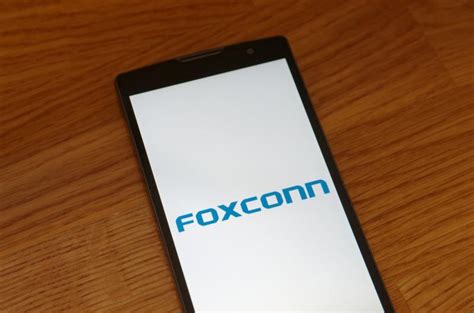 Foxconn mulls making electric vehicles at Wisconsin plant - Supply ...