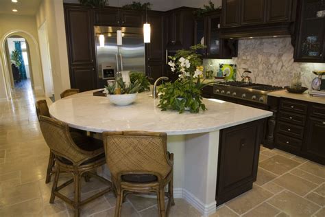 Curved kitchen, Curved kitchen island, Round kitchen island