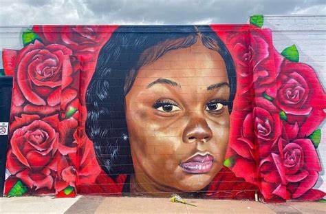 PHOTOS: Murals and memorials for Breonna Taylor spread far beyond ...