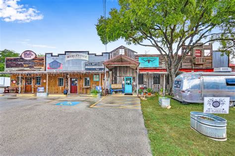 Bulverde – Front Porch of the Hill Country | Hill Country Premier Lodging