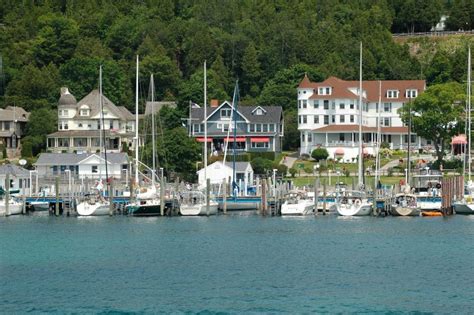 Ferry To Mackinac Island: First Timer's Guide To Getting Around