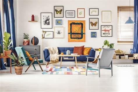 10 Gallery Wall Ideas to Decorate your Living Room In Style