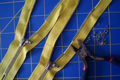 Shortening Metal Zippers from the Top Tutorial | Top tutorial, Zipper, Fashion