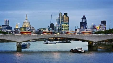 Waterloo Bridge - London Guide