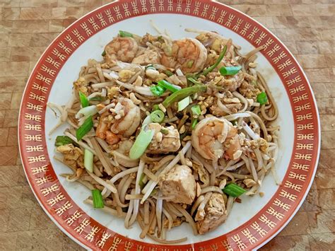 The Grub Files: Cooking with Camissonia: Pad Thai (Thai Stir-Fried Rice ...