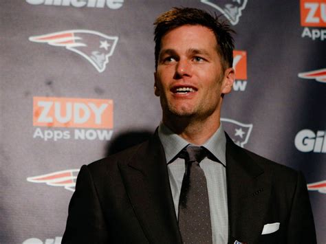 Tom Brady comes out of retirement, plans to play for Tampa next season