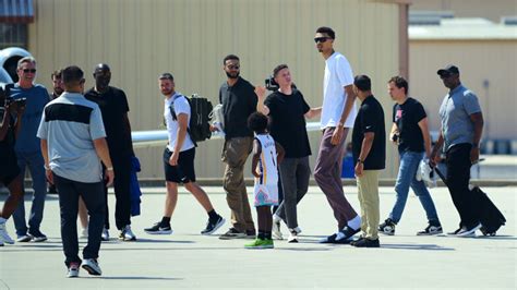 Victor Wembanyama arrives in San Antonio, with fans waiting for hours to greet him | NBA.com