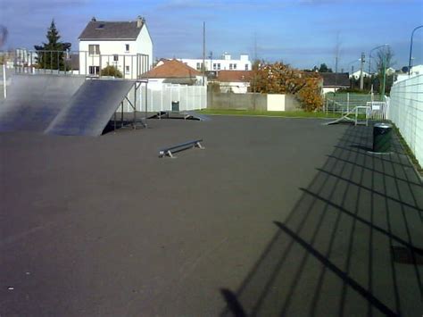 Le skatepark du Plessis-Robinson (92) - rollerenligne.com