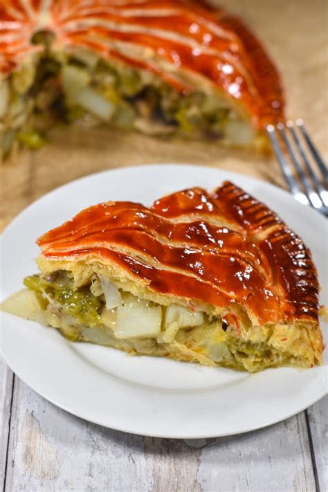 Pithivier with Mushrooms, Leeks, and Potatoes • baste cut fold