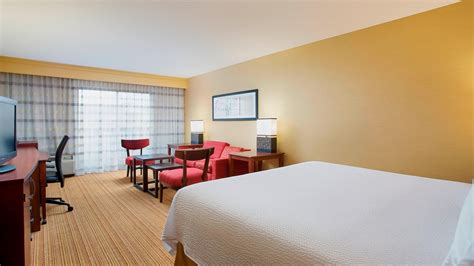 Hotels Near Midway Airport | Courtyard Chicago Midway Airport