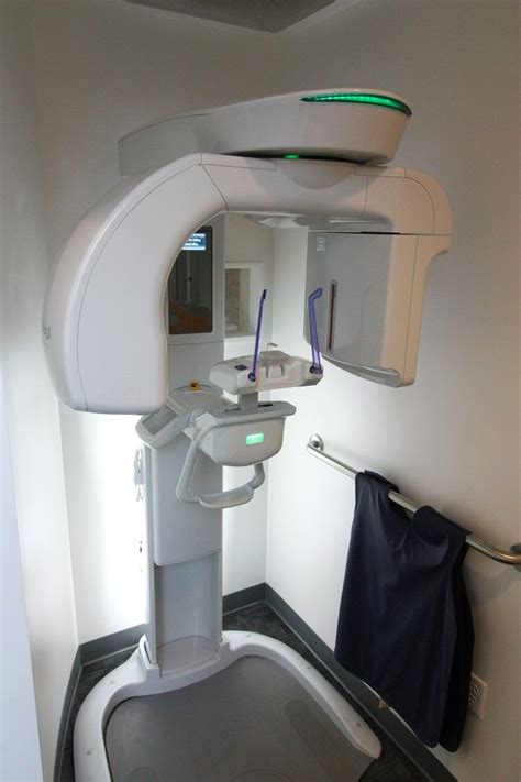 Digital Dental X-ray machine at cosmetic dentist Dr. Guy Burk's office ...