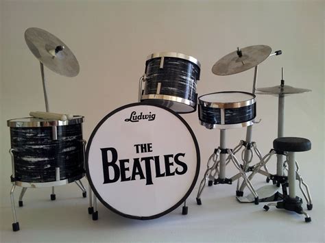 Miniature Drum Set RINGO STARR - THE BEATLES FREE KEYRING!! Christmas ...