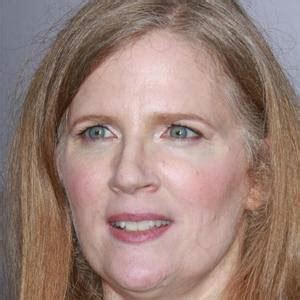 Suzanne Collins - Age, Family, Bio | Famous Birthdays