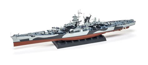 Build review of HobbyBoss USS Alaska scale model kit | FineScale Modeler Magazine