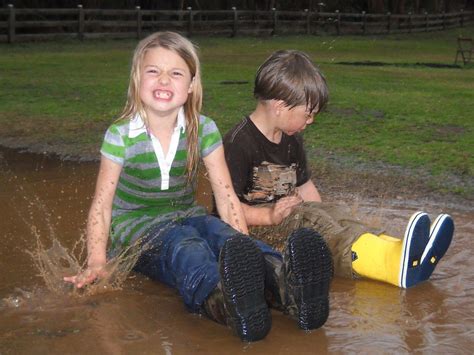 Mudpuddle Kids | Smithsonian Photo Contest | Smithsonian Magazine