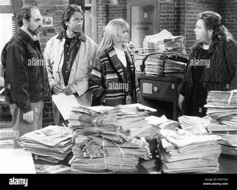 HEARTS AFIRE, from left: Billy Bob Thornton, John Ritter, Markie Post, Conchata Ferrell, 'Lovely ...