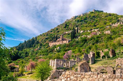 Mystras Greece: Travel Guide 2025 | Greeka