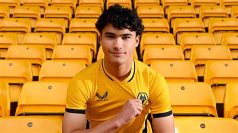 Fraser signs first professional contract | Academy | News | Wolverhampton Wanderers FC