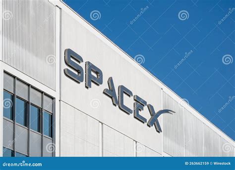 SpaceX Headquarters Facility in Hawthorne, California Editorial Stock ...