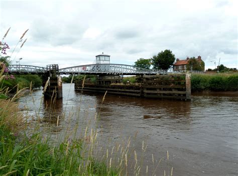 Cawood Bridge © Chris Allen :: Geograph Britain and Ireland