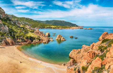 Plaża Cala Ostina - jak dojechać, parkinh, hotele i noclegi przy plaży