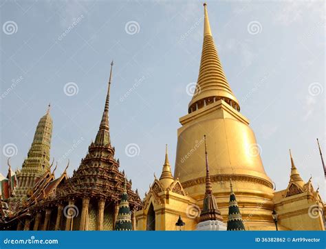 Pagoda of the Emerald Buddha Stock Photo - Image of heart ...