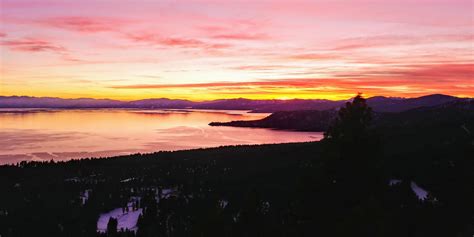 [OC] Last night's sunset over Lake Tahoe (4656 x 2328) https://ift.tt ...