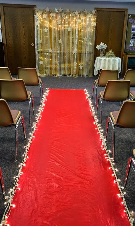 Red Carpet Theme Decorations : Another entrance way | Hollywood decorations, Hollywood ...