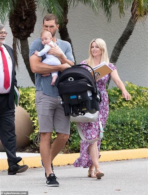 Tiger Woods' ex Elin Nordegren leaves court after changing son's name ...