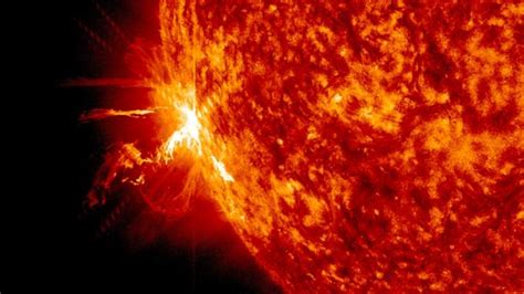 Solar Flares Disrupt Communications on Earth, Could Send Shockwave on ...