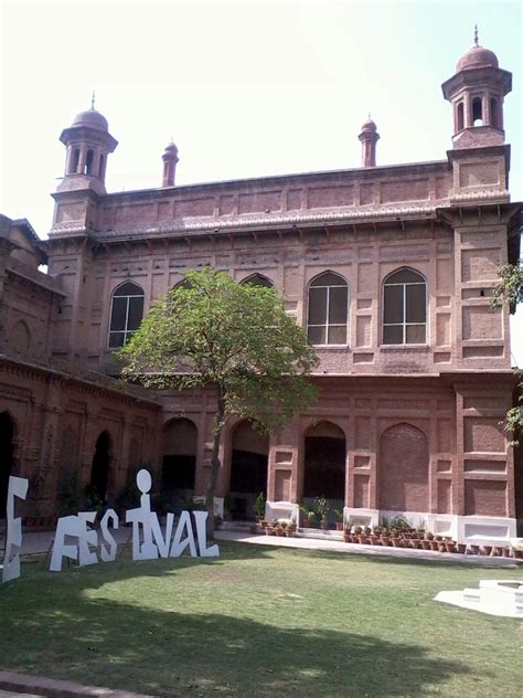 Shiraz Hassan: Lahore: National College of Arts