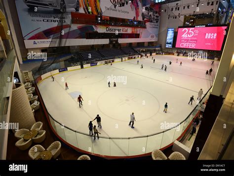 Dubai Mall, Ice rink at the Dubai Mall, Dubai, United Arab Emirates ...