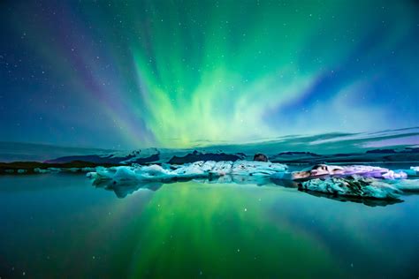 Best Time To See The Northern Lights In Iceland | Grounded Life Travel