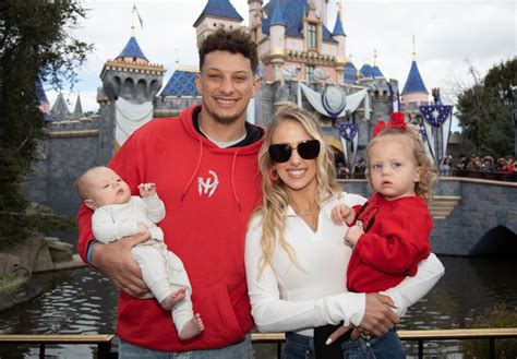 Patrick Mahomes and Wife Brittany Debut Newborn Son's Face at ...