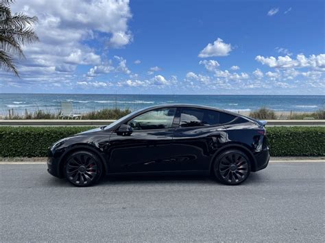 2022 / Model Y / Long Range AWD Performance / Black - EDQD7 | Sell Your Tesla | Only Used Tesla