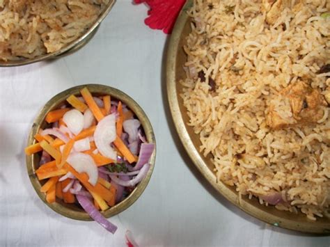 Chicken Pilaf / Chicken Pulav - Yummy Tummy