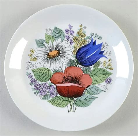 Valmu Bread & Butter Plate by Arabia of Finland | Plates, Finland, Butter