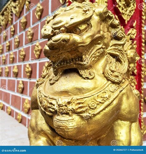 Statue Of Golden Lion Royalty Free Stock Photography - Image: 35266727