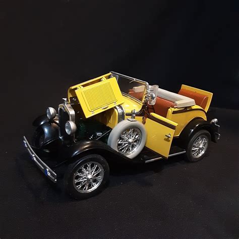 Motorcity Classics 1:18 - 1 - Model car - Ford Model A Roadster - Catawiki