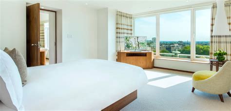 Modern London Hotel from $258/Nt, Save 55% | ShermansTravel