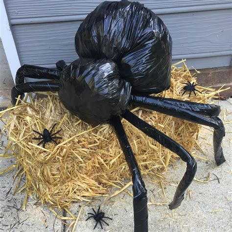 Giant DIY Halloween Spider - The Craft Crib