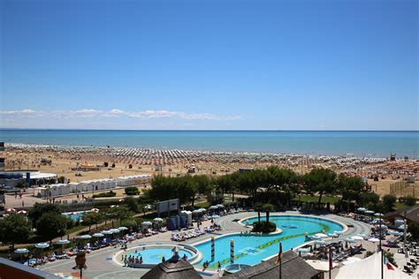 Summer holidays on the beach of Bibione, in Italy - Europa Tourist Group