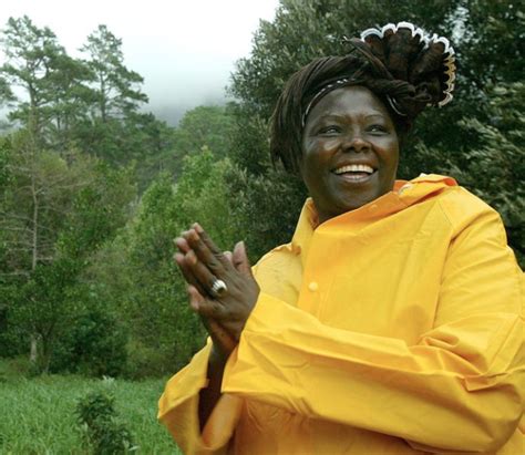 Humanitarians who made us // Wangari Maathai | Invisible Children