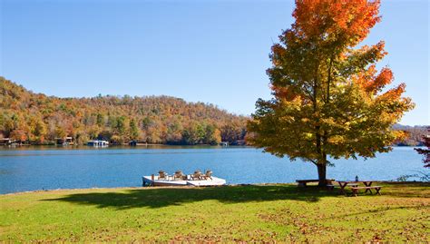 Lake Chatuge Marina Boat Rentals : North Georgia Boat Rentals Lake ...