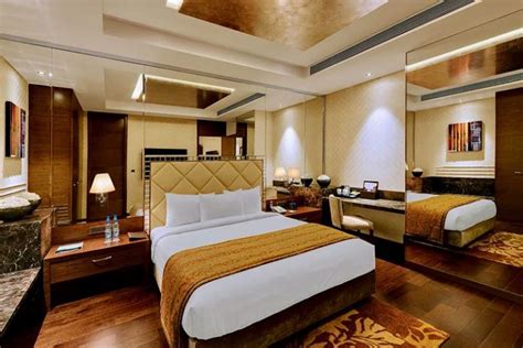 4 BEST HOTELS near MUMBAI AIRPORT