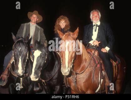 THE GAMBLER RETURNS: THE LUCK OF THE DRAW, Kenny Rogers, Reba McEntire, 1991. (c) NBC/ Courtesy ...